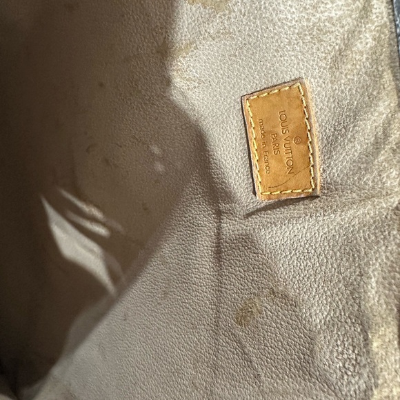 Louis Vuitton Monogram Sac Plat Tote Leather Detail - Picture 7 of 7